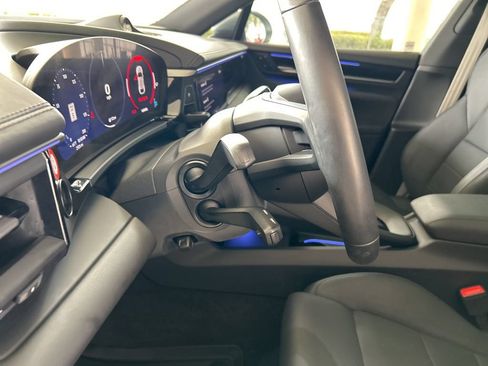 Used 2025 Porsche Macan Electric RWD image 45
