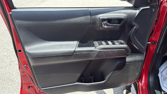 Used 2022 Toyota Tacoma TRD Sport w/ Technology Package RWD image 17