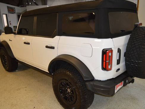 Used 2023 Ford Bronco Wildtrak image 5