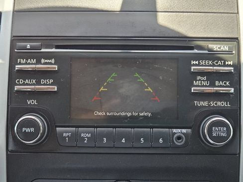 Used 2014 Nissan Frontier SV w/ SV Value Truck Package RWD image 7