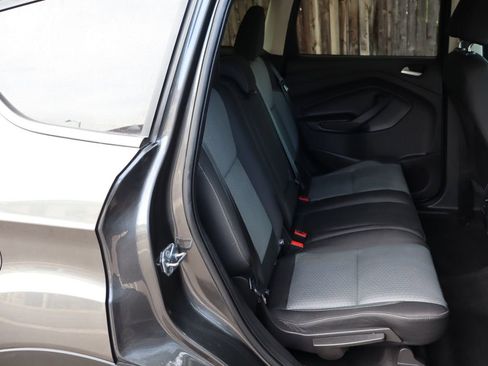 Used 2017 Ford Escape SE image 21