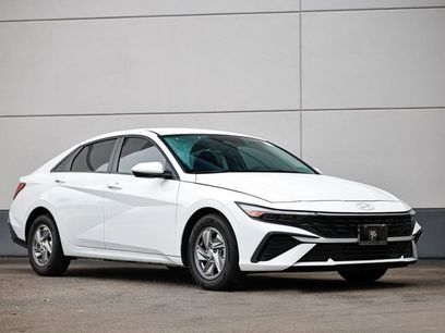 Certified 2025 Hyundai Elantra SE w/ Cargo Package