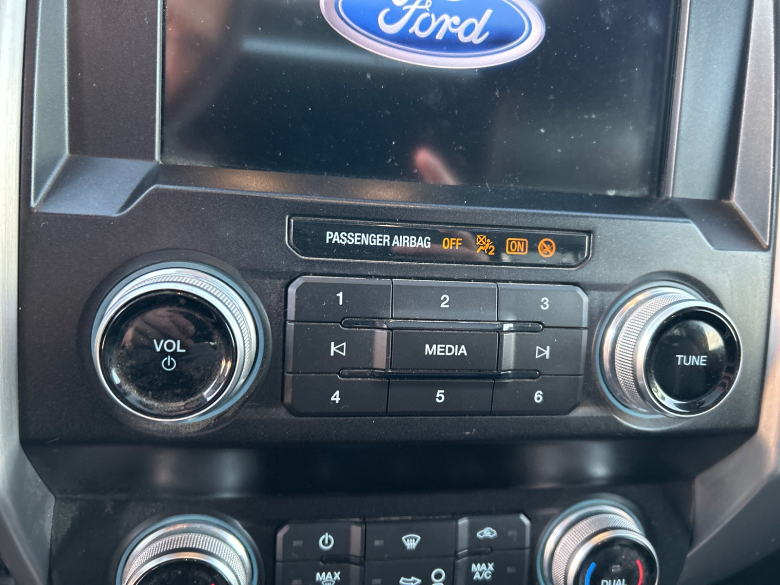 Used 2020 Ford F350 Platinum AWD/4WD image 11