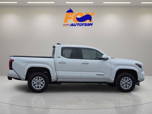New 2026 Toyota Tacoma SR5 image 5