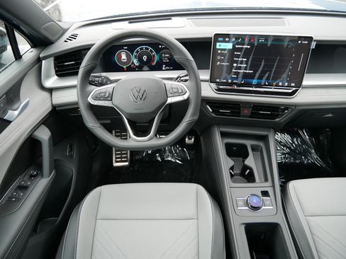 New 2026 Volkswagen Tiguan SE R-Line AWD/4WD image 6