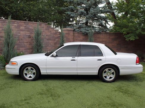 Used 1999 Ford Crown Victoria LX RWD image 31
