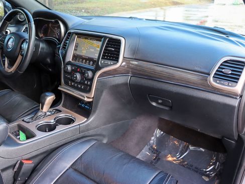 Used 2017 Jeep Grand Cherokee Overland image 22