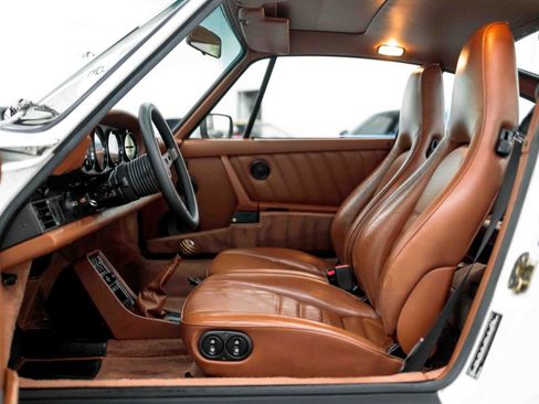Used 1989 Porsche 911 Carrera RWD image 40