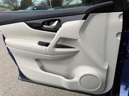 Certified 2022 Nissan Rogue Sport SL image 24