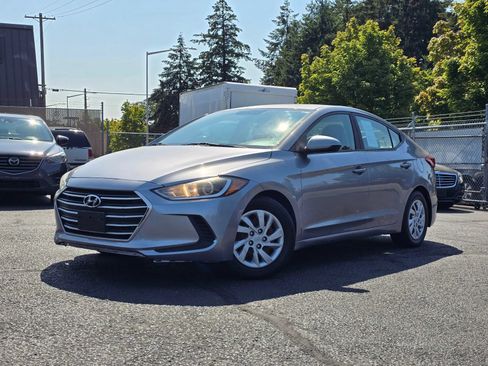 Used 2017 Hyundai Elantra SE FWD image 1