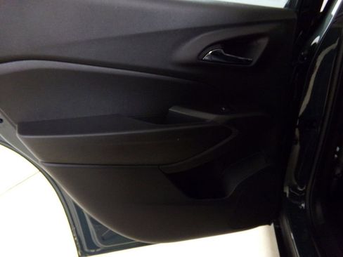 New 2025 Chevrolet Trax LT w/ Driver Confidence Package image 11