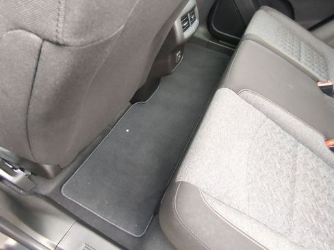 Used 2022 Chevrolet Equinox LT image 36