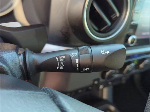 Used 2022 Toyota Tacoma SR5 RWD image 15
