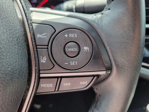 Used 2022 Toyota Camry XSE FWD image 18