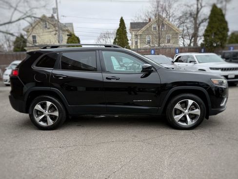 Used 2022 Jeep Cherokee Limited AWD/4WD image 4
