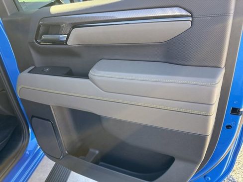 Used 2025 Chevrolet Silverado 1500 ZR2 w/ Technology Package image 28