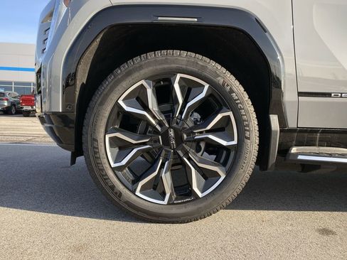 New 2024 GMC Sierra EV Denali AWD/4WD image 10