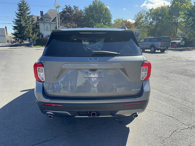 Used 2023 Ford Explorer XLT w/ Equipment Group 202A AWD/4WD image 3