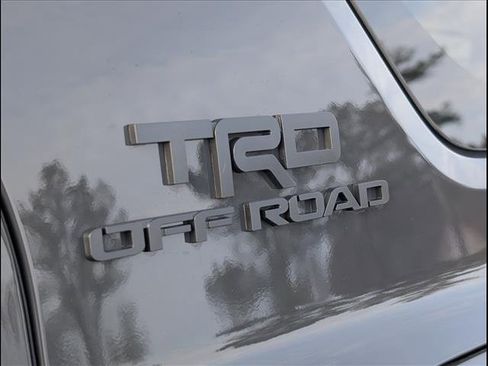 Used 2025 Toyota 4Runner TRD Off-Road Premium image 18