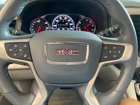 Used 2020 GMC Acadia Denali w/ Denali Ultimate Package AWD/4WD image 12