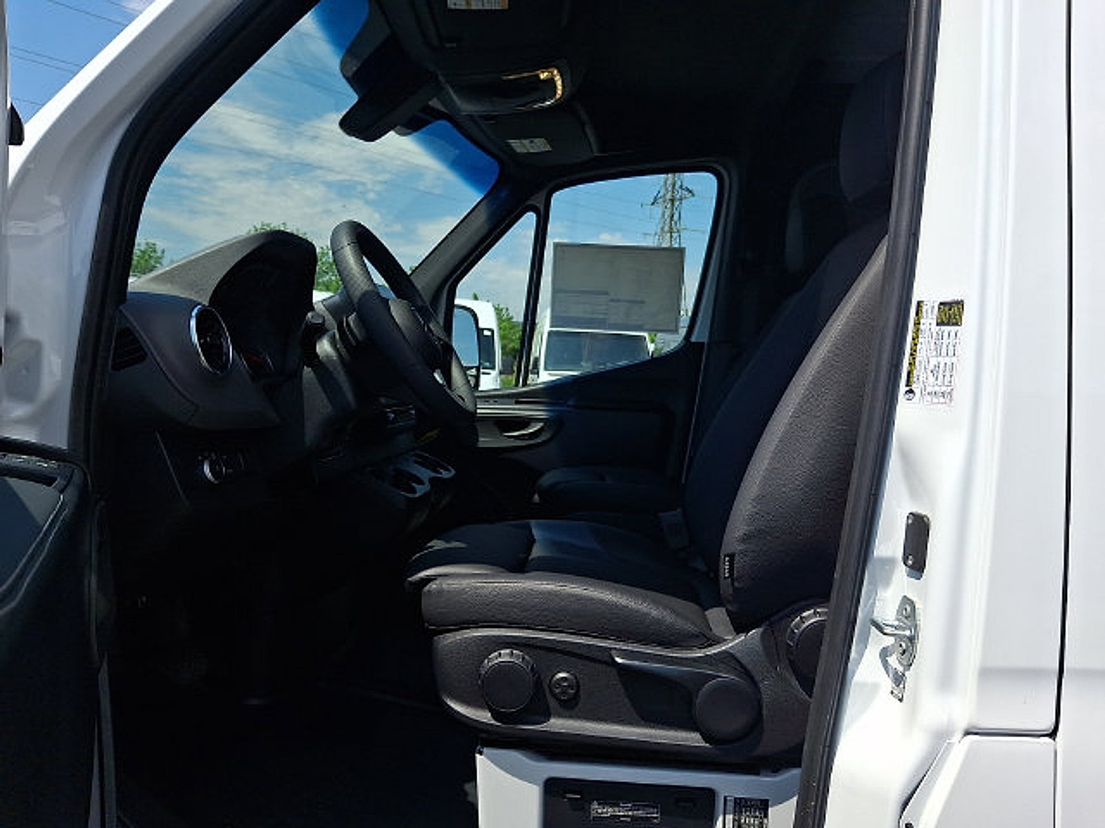 Used 2026 Mercedes-Benz Sprinter 2500 image 13