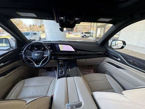 Certified 2022 Cadillac Escalade Premium Luxury AWD/4WD image 21