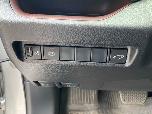 Used 2019 Toyota RAV4 Limited w/ Carpet Mat Package image 10