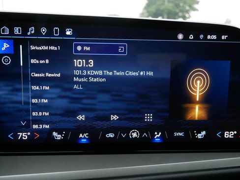 Used 2024 Chevrolet Traverse LT image 18