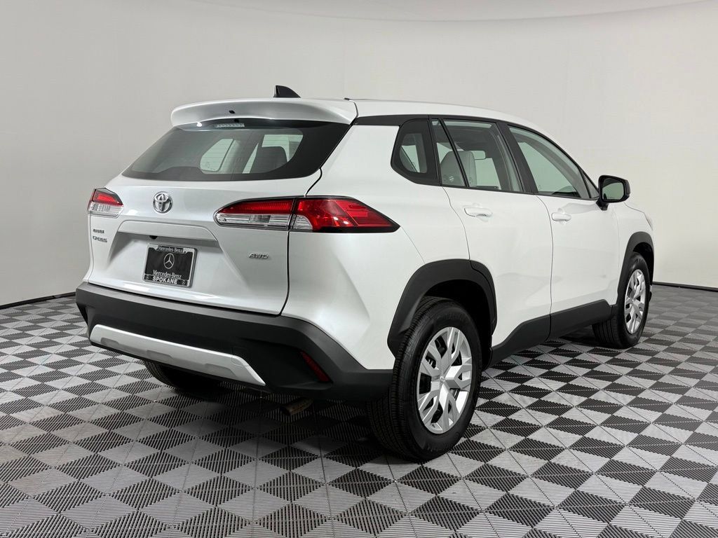 Used 2024 Toyota Corolla Cross L AWD/4WD image 7