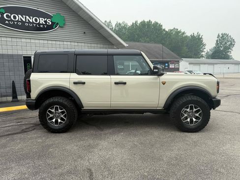Used 2025 Ford Bronco Badlands AWD/4WD image 2