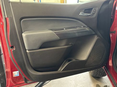 Used 2015 Chevrolet Colorado Z71 AWD/4WD image 16