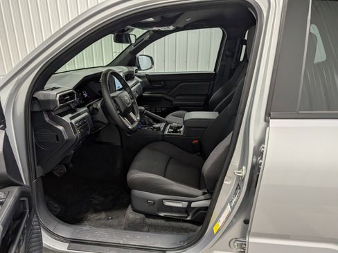 Used 2025 Toyota 4Runner SR5 image 14