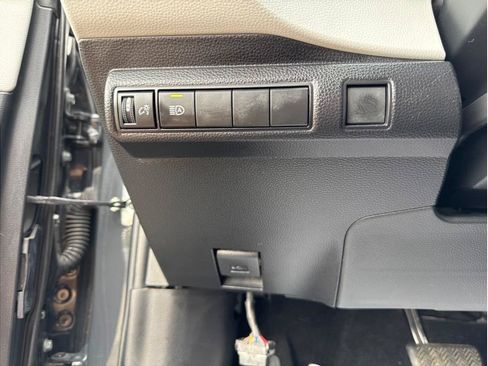 Used 2024 Toyota Corolla SE FWD image 15