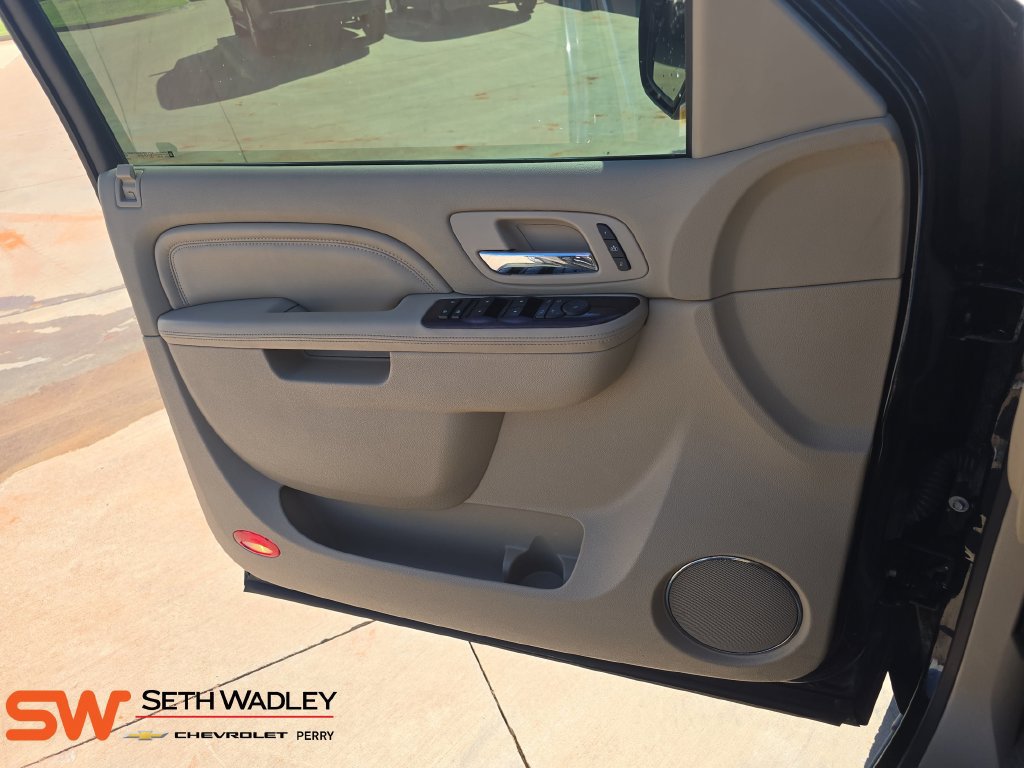 Used 2013 Cadillac Escalade Luxury AWD/4WD image 28