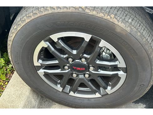 Used 2025 Toyota Tacoma TRD Sport w/ TRD Sport Upgrade Package AWD/4WD image 4