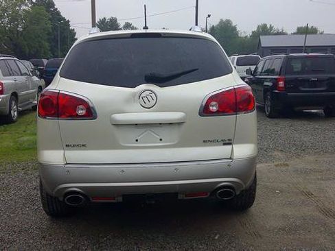 Used 2008 Buick Enclave CXL w/ Entertainment Package #3 image 4