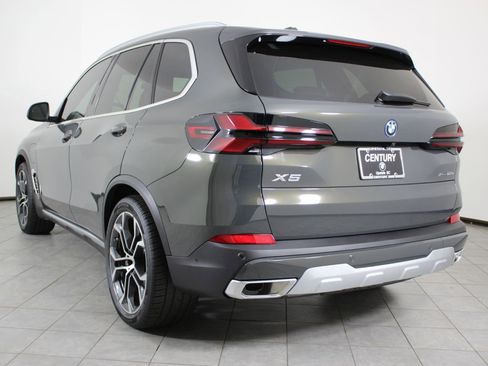 New 2026 BMW X5 xDrive50e w/ Climate Comfort Package image 3