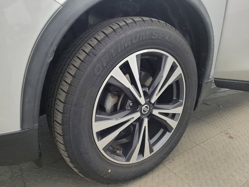Used 2019 Nissan Rogue SV w/ Sun & Sound Touring Package AWD/4WD image 31