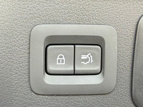 Certified 2025 MAZDA CX-70 Plug-In Hybrid w/ Premium Plus image 37