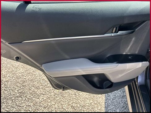 Used 2020 Toyota Camry XLE w/ Navigation Package AWD/4WD image 21