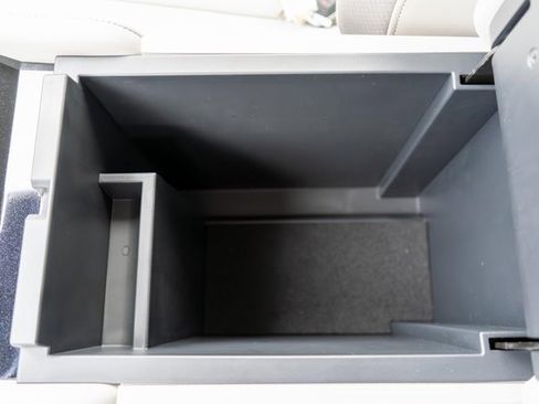 Certified 2025 Nissan Pathfinder SL image 40