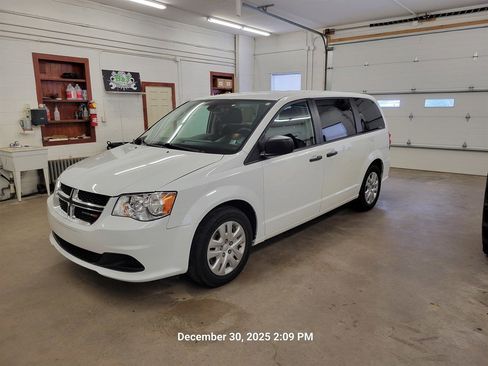 Used 2020 Dodge Grand Caravan SE image 1