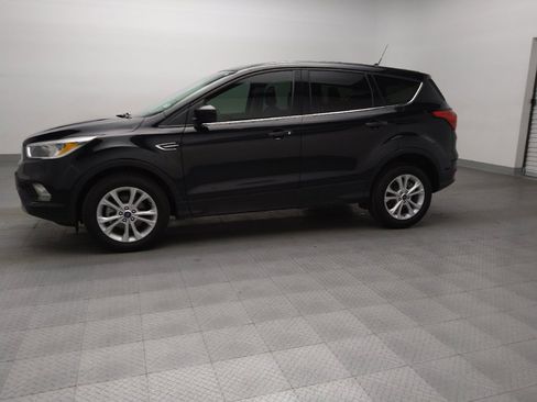 Used 2019 Ford Escape SE image 2
