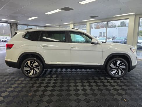 New 2026 Volkswagen Atlas SEL image 4