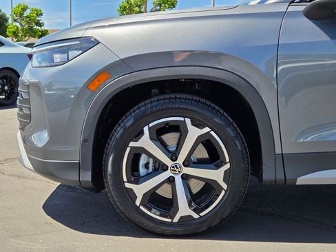 New 2026 Volkswagen Tiguan SE AWD/4WD image 5