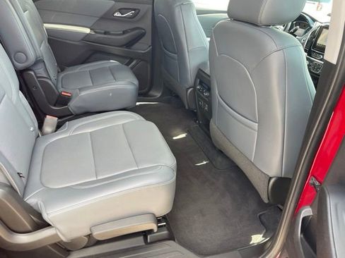 Used 2021 Chevrolet Traverse Premier FWD image 38