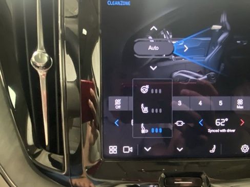 Certified 2025 Volvo XC60 T8 Ultra w/ Protection Package Premier image 23