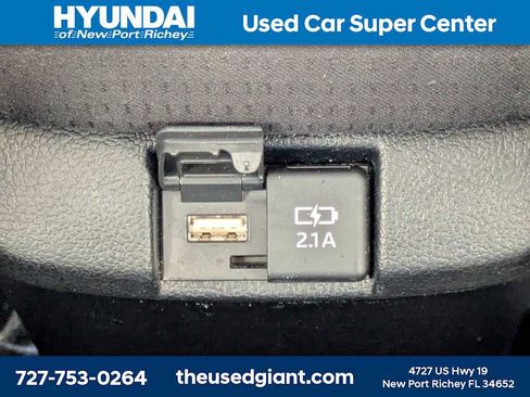 Used 2022 Toyota Prius Prime LE image 17