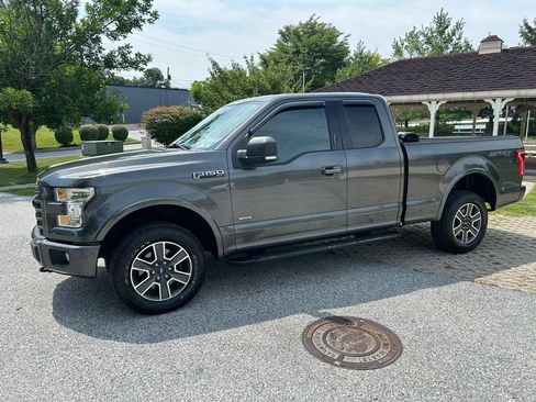 Used 2016 Ford F150 XLT w/ Equipment Group 302A Luxury AWD/4WD image 9
