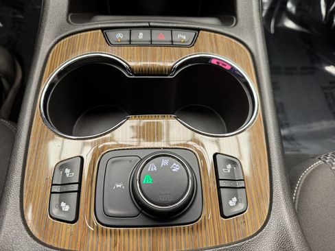 Used 2023 GMC Acadia SLE w/ Driver Convenience Package image 20